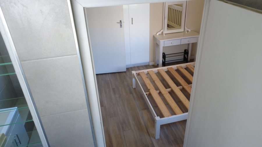 To Let 2 Bedroom Property for Rent in Zonnebloem Western Cape